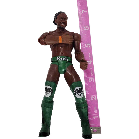 WWE Kofi Kingston 2010 Mattel Action Figure Green Trunks Kick Pads 7" - Picture 3 of 3